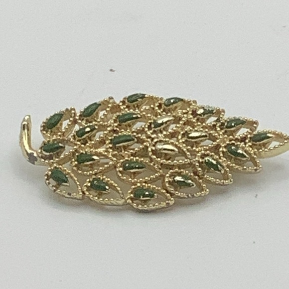 Vintage Gerry’s Goldtone Leaf Design Brooch - Picture 4 of 8